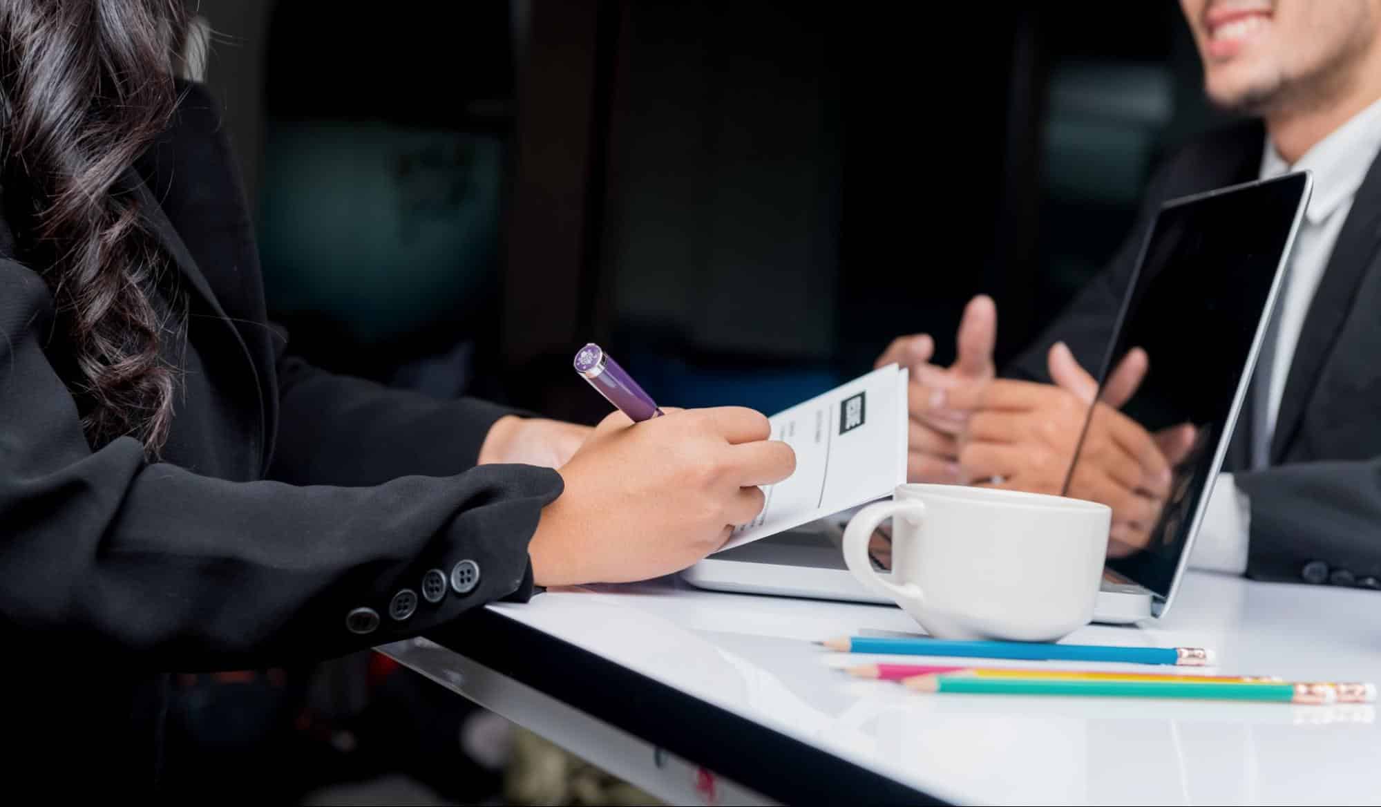 Quantitative interviews focus on gathering measurable data through standardized, close-ended questions.